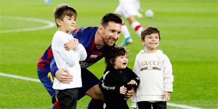 Did Lionel Messi have the same growth disorder as Hasbulla Magomedov?