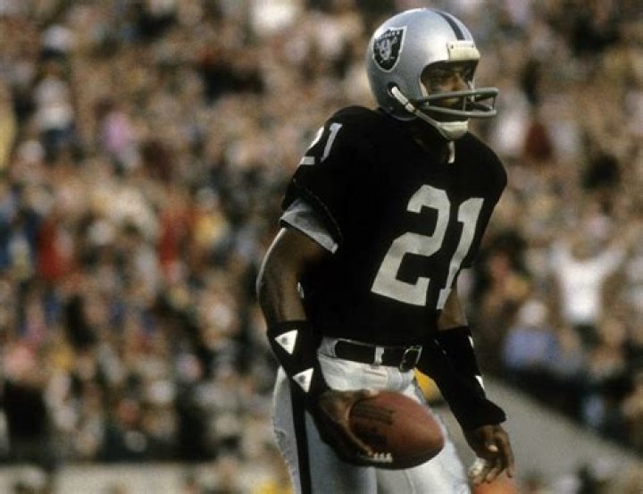 Former Raiders, Worthing High great Cliff Branch dead at 71