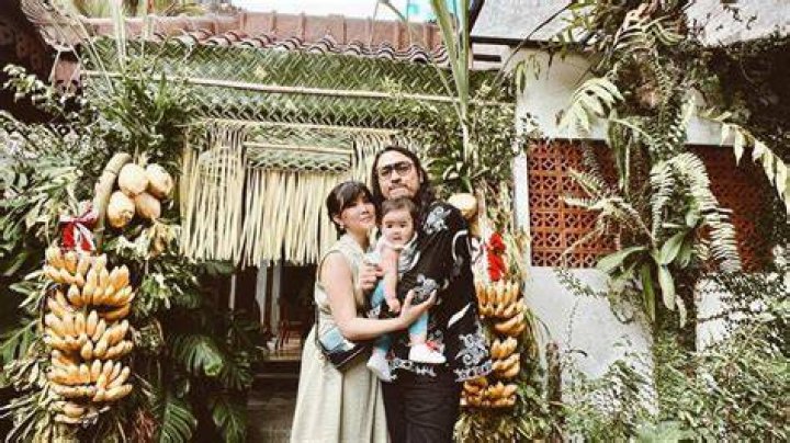 Hot Daddy, 10 Potret Kedekatan Mike Angelo Bersama Putra Tunggalnya