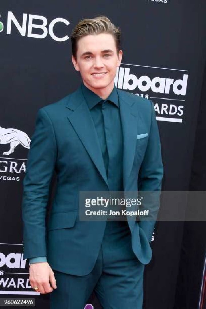 Jesse McCartney 2018 Haircut, Beard, Eyes, Weight, Measurements