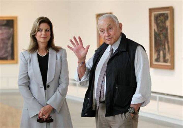 Les Wexner Wealth Billionaire Sells 500 Million Victoria&rsquo;s Secret (LB) Stock Bloomberg