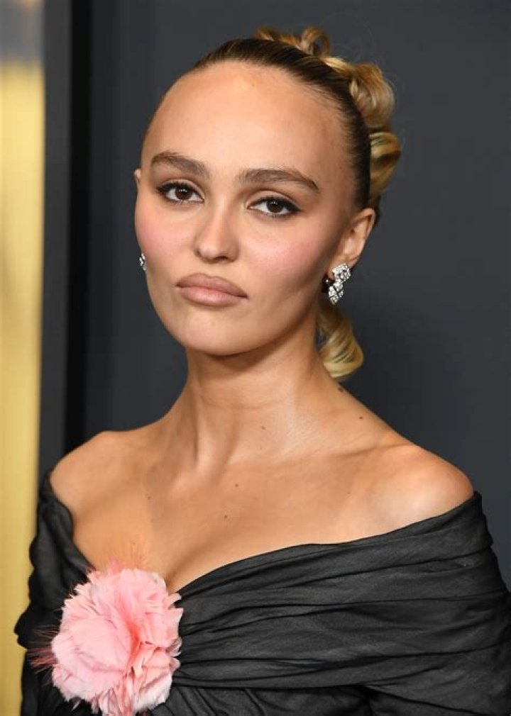 LilyRose Depp's Height, Weight, Bio, Measurements & More