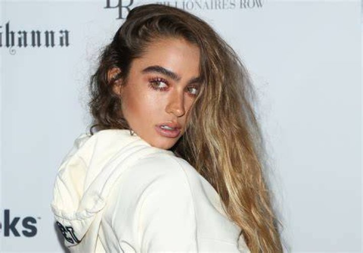 Sommer Ray Net Worth 2023 FotoLog