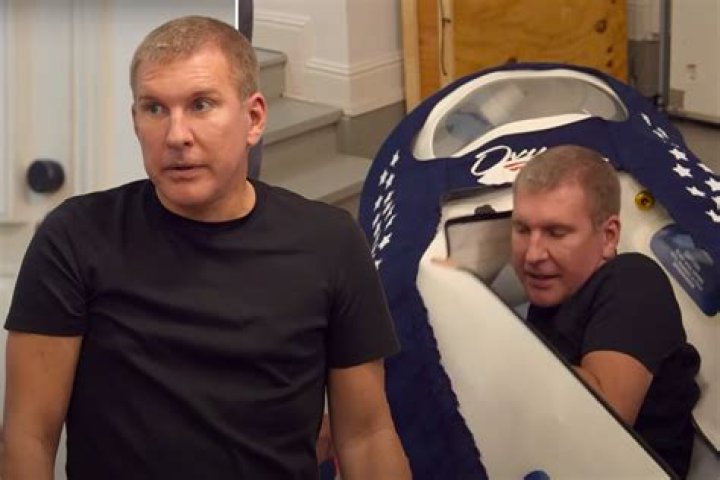 Todd Chrisley rents a hyperbaric chamber to look younger